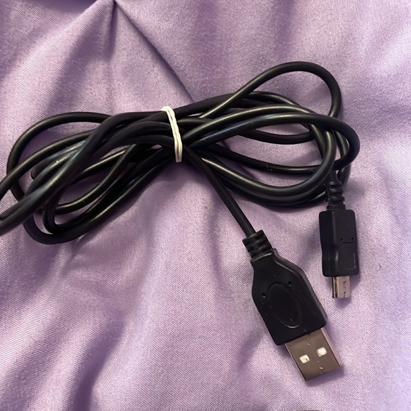 ORANGE THEORY WORKOUT WRISTBRAND. HARDLY USED. GOOD CONDITION! - Picture 2 of 3